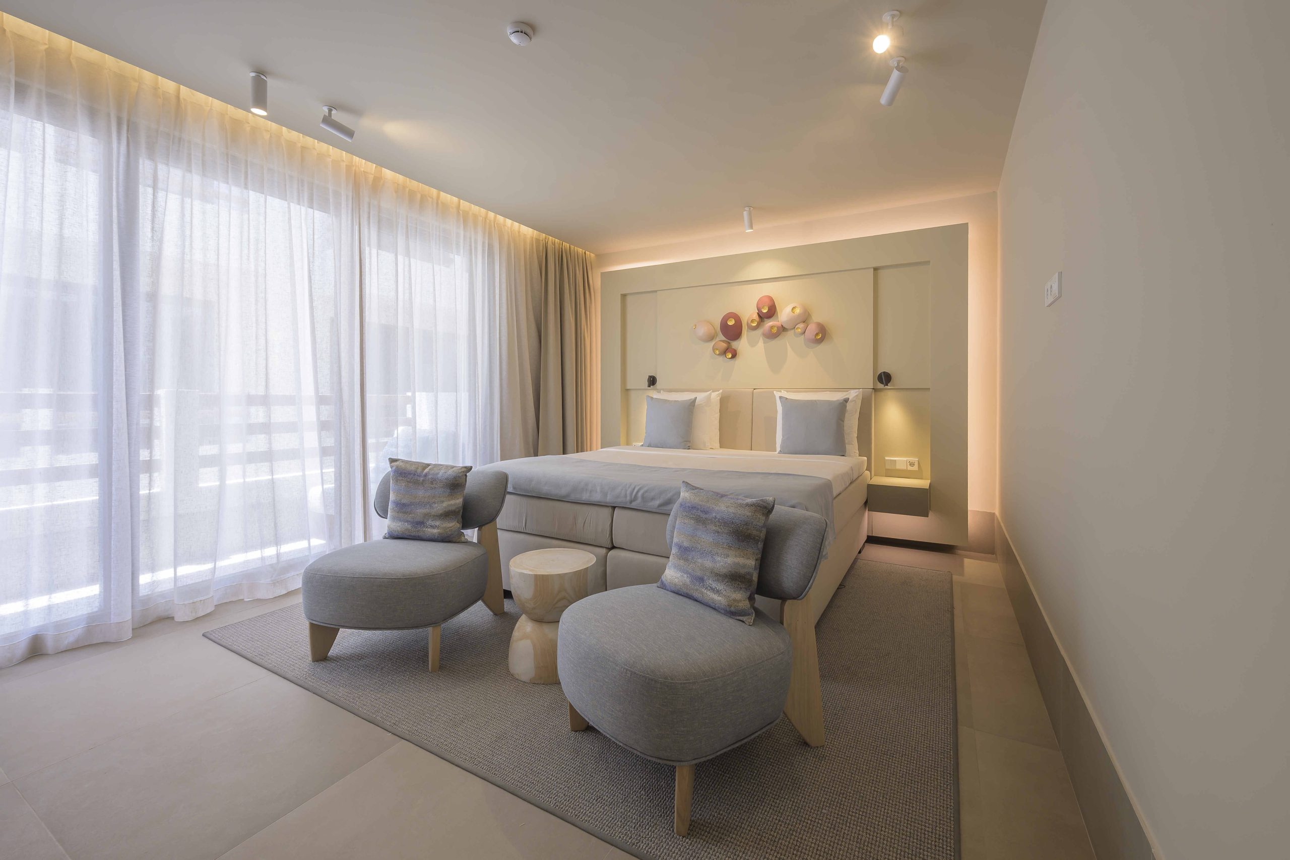 Luxury Room – Partial Ocean View